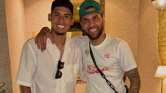 Luis Quintero publicou foto ao lado de Daniel Alves (foto: Reprodução)