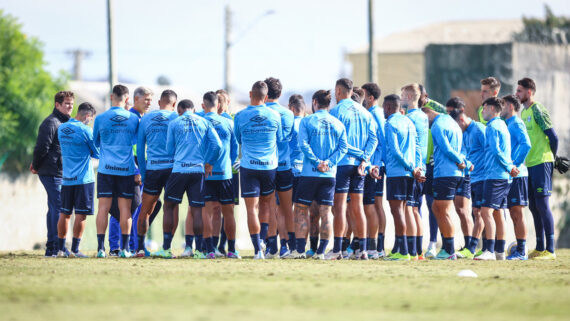 Grêmio está em Curitiba por causa das enchentes no RS (foto: LUCAS UEBEL/GREMIO FBPA)