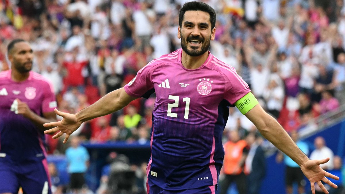 Meio-campista İlkay Gündoğan comemora gol pela Alemanhja contra a Hungria (foto: THOMAS KIENZLE/AFP)