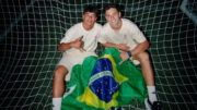 Gustavo Telles e Maycon Cardozo, represententes do Brasil no Bayern World Squad (foto: Divulgação/FC Bayern)