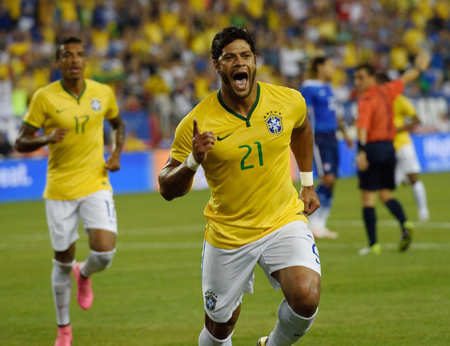 Hulk comemora gol do Brasil no amistoso contra os Estados Unidos, em 2015 - (foto: DON EMMERT/AFP)