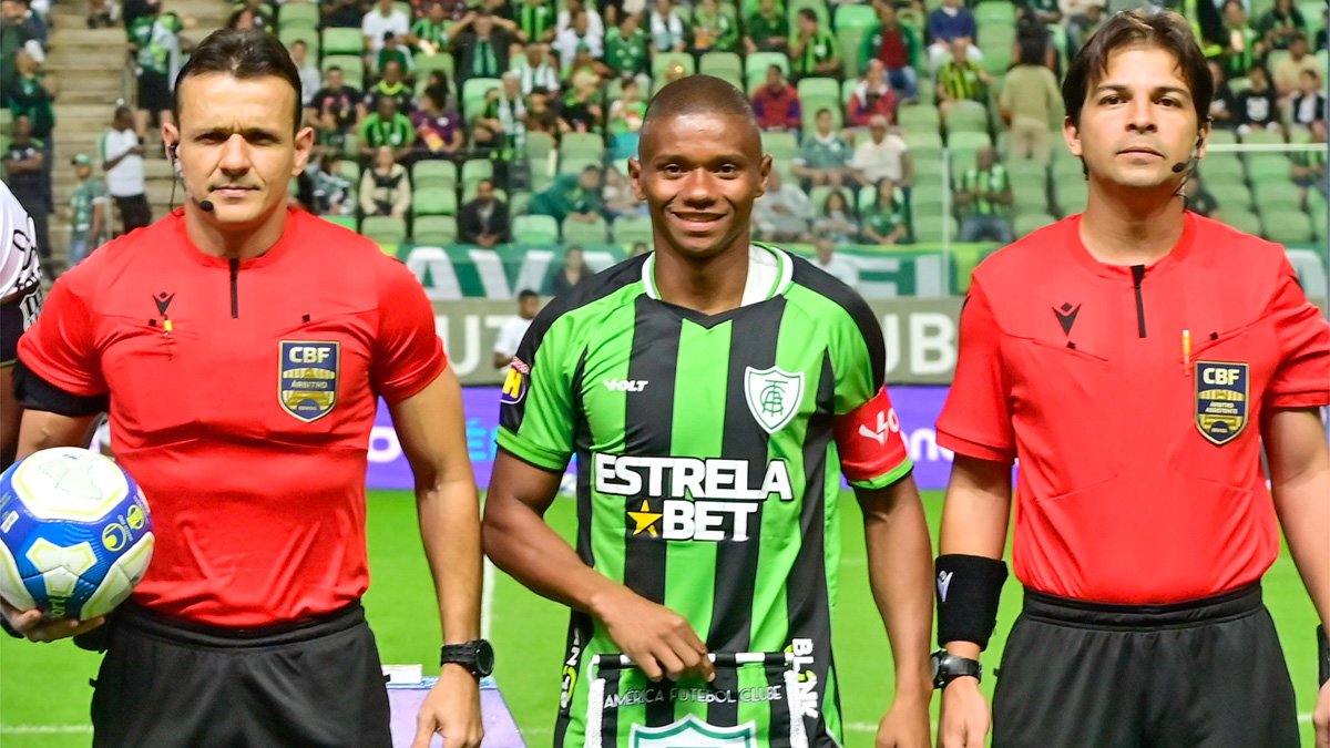 Juninho, capitão do América (foto: Mourão Panda/América)
