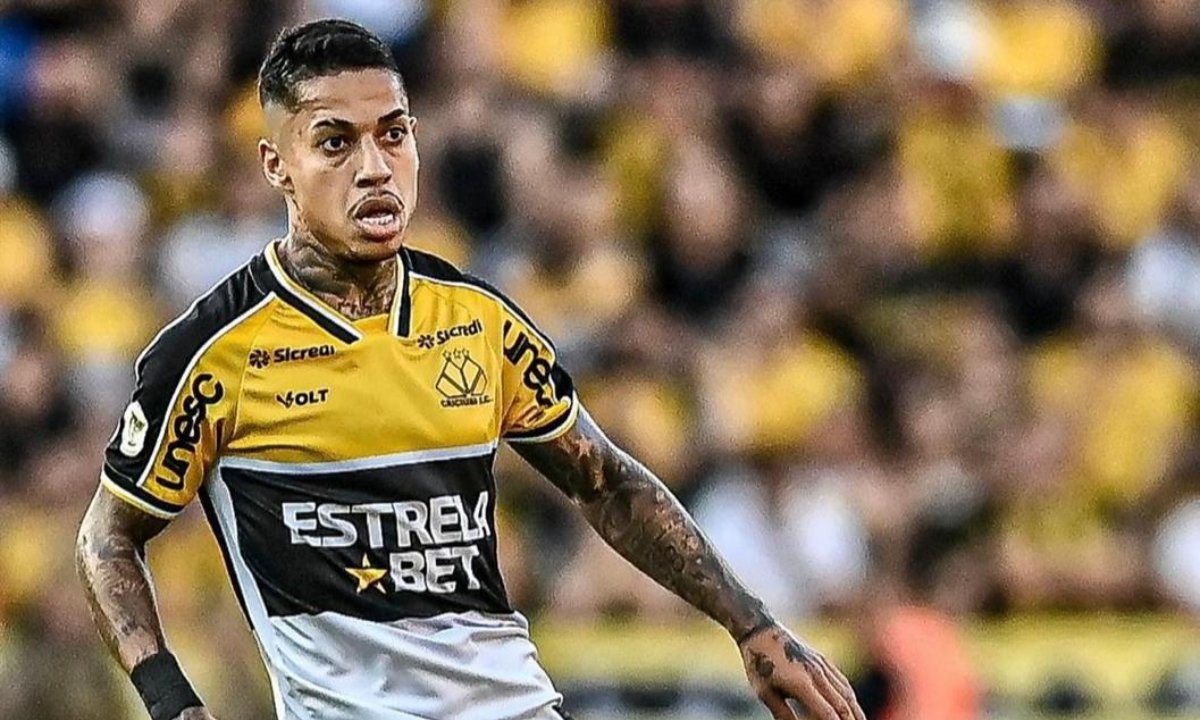 Matheusinho, ex-atacante do América, em jogo pelo Criciúma, na Série A (foto: Caio Marcelo)