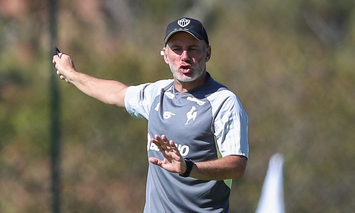 Milito em treino do Atlético na Cidade do Galo (foto: Pedro Souza/Atlético)