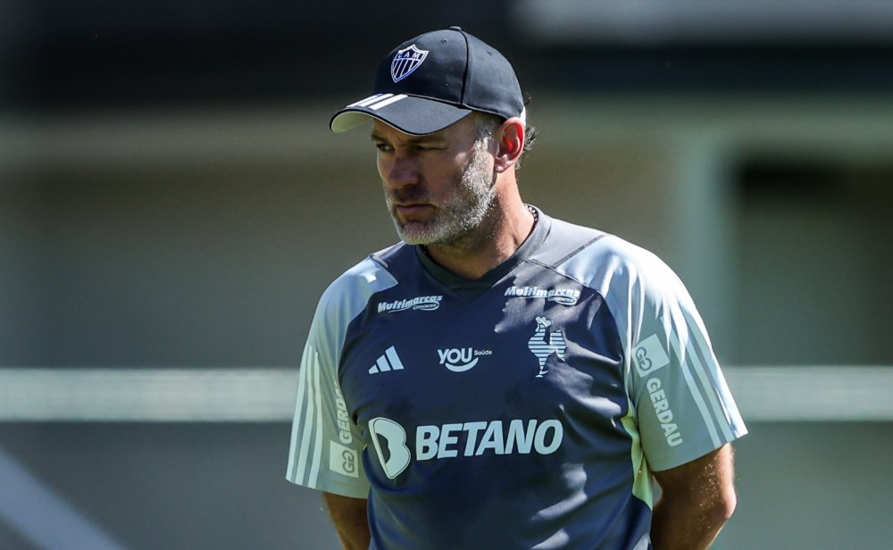Gabriel Milito, técnico do Atlético, durante treinamento na Cidade do Galo (foto: Pedro Souza/Atlético)