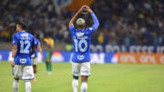 Matheus Pereira e William de costas (foto: Ramon Lisboa / EM / D.A Press)