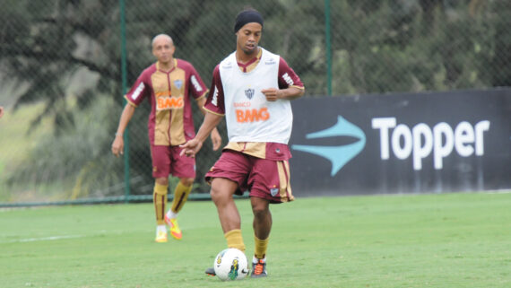 Ronaldinho no primeiro treinamento na Cidade do Galo (foto: Marcos Michelin/EM/D.A Press)