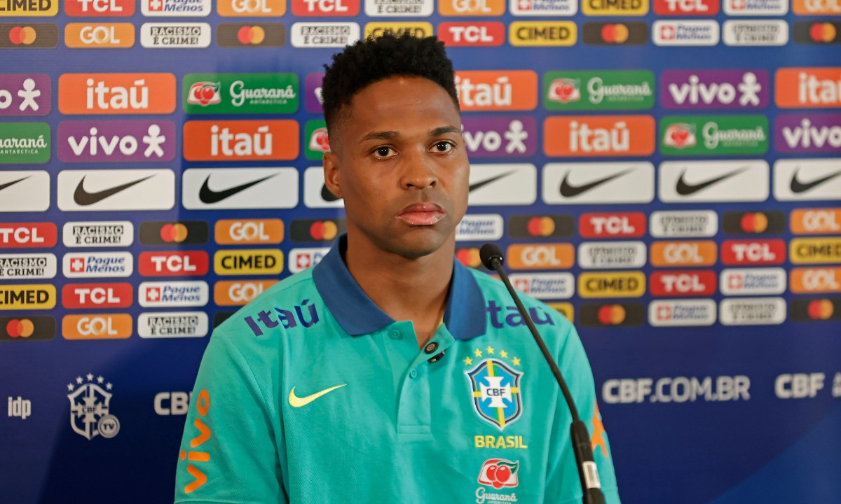 Wendell em entrevista coletiva pela Seleção Brasileira (foto: Rafael Ribeiro/CBF)