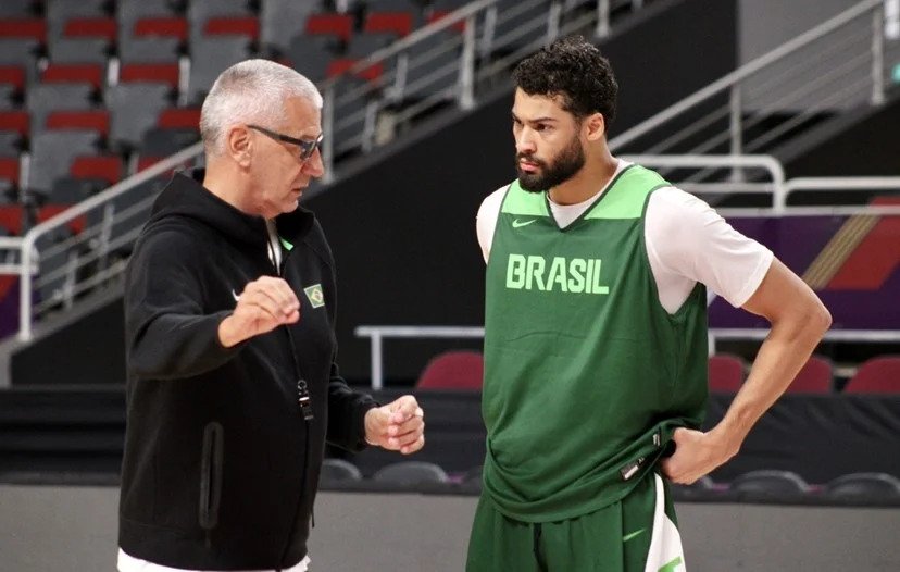 Treino da Seleção Brasileira masculina de basquete (foto: Reprodução / Redes Sociais)