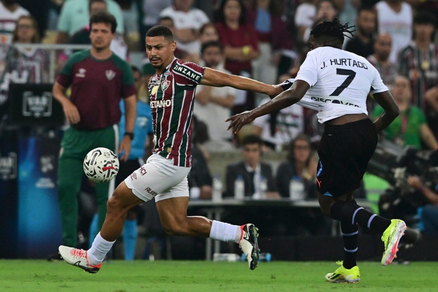André pelo Fluminense em partida da Libertadores (foto: Pablo PORCIUNCULA / AFP)