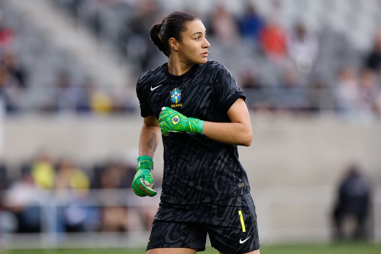 Lorena, goleira do Grêmio e da Seleção Brasileira (foto: Graham Stokes / AFP)