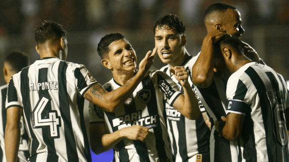 Jogadores do Botafogo comemorando gol sobre o Vitória, pelo Brasileiro (foto: Vitor Silva/Botafogo.)