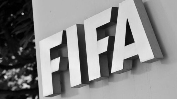 Logo da FIFA em prédio (foto: Divulgação / FIFA)