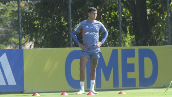 Fernando Henrique em treino do Cruzeiro na Toca 2 (foto: Edesio Ferreira/EM/D.A.Press)
