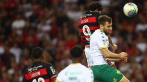 Líder do Campeonato Brasileiro, Flamengo empatou com o Cuiabá no Maracanã - Crédito: 