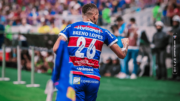 Breno Lopes, do Fortaleza, comemorando gol sobre Vitória, pela Série A (foto: Mateus Lotif/FEC
)
