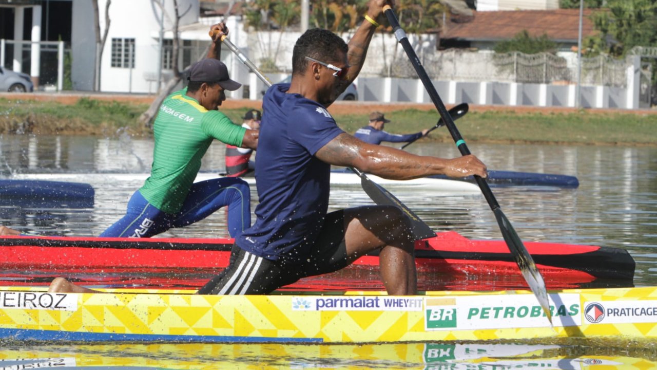 Isaquias Queiroz no treinamento (foto: Edésio Ferreira/EM/D.A Press)
