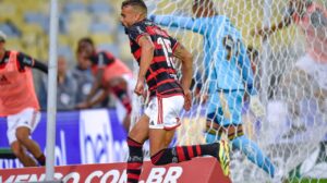 Fabrício Bruno comemora o gol da vitória do Flamengo sobre o Cruzeiro, no Maracanã - Crédito: 