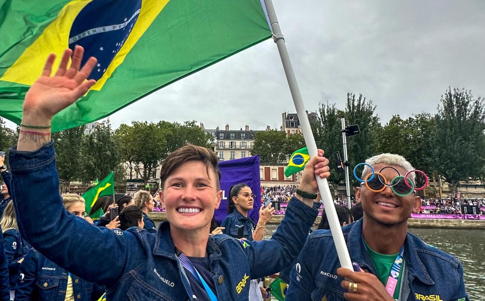 Raquel Kochhann e Isaquias Queiroz, porta-bandeiras do Brasil
