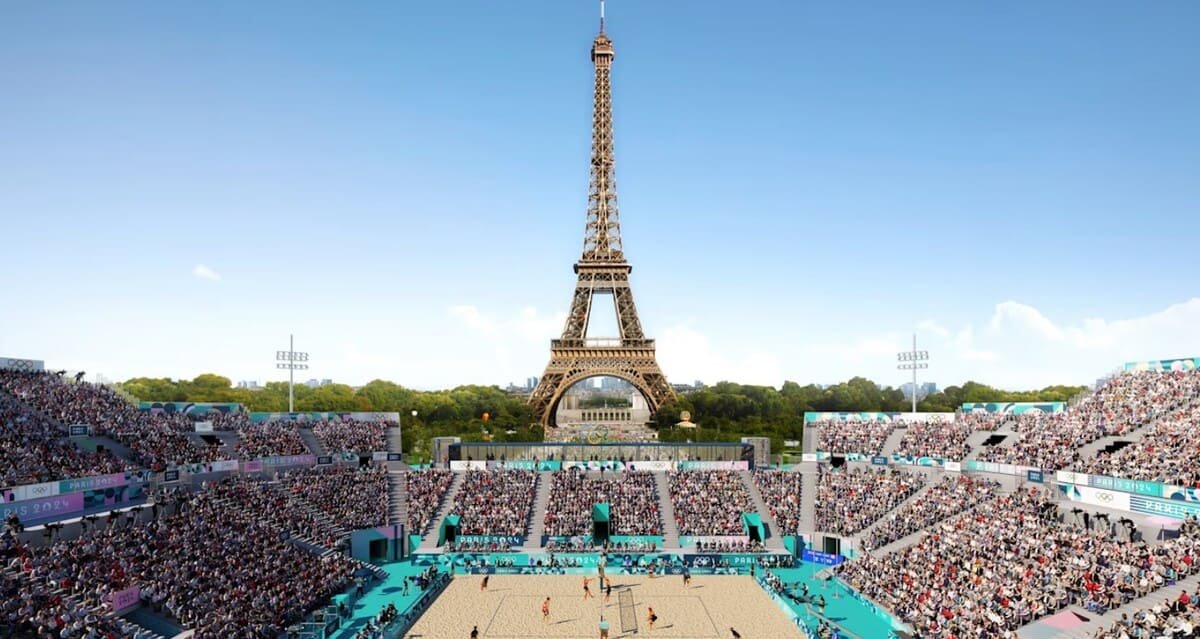Torrei Eiffel ao fundo da quadra do vôlei de praia (foto: Divulgação/Paris 2024)