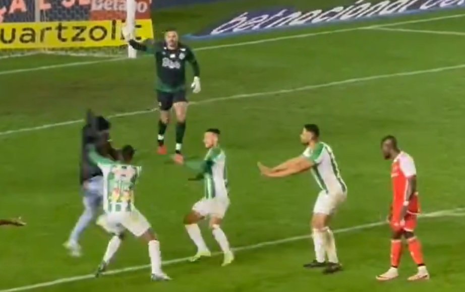 Jogadores de Juventude e Inter (foto: Reprodução/Canal Lucas Dias Repórter)