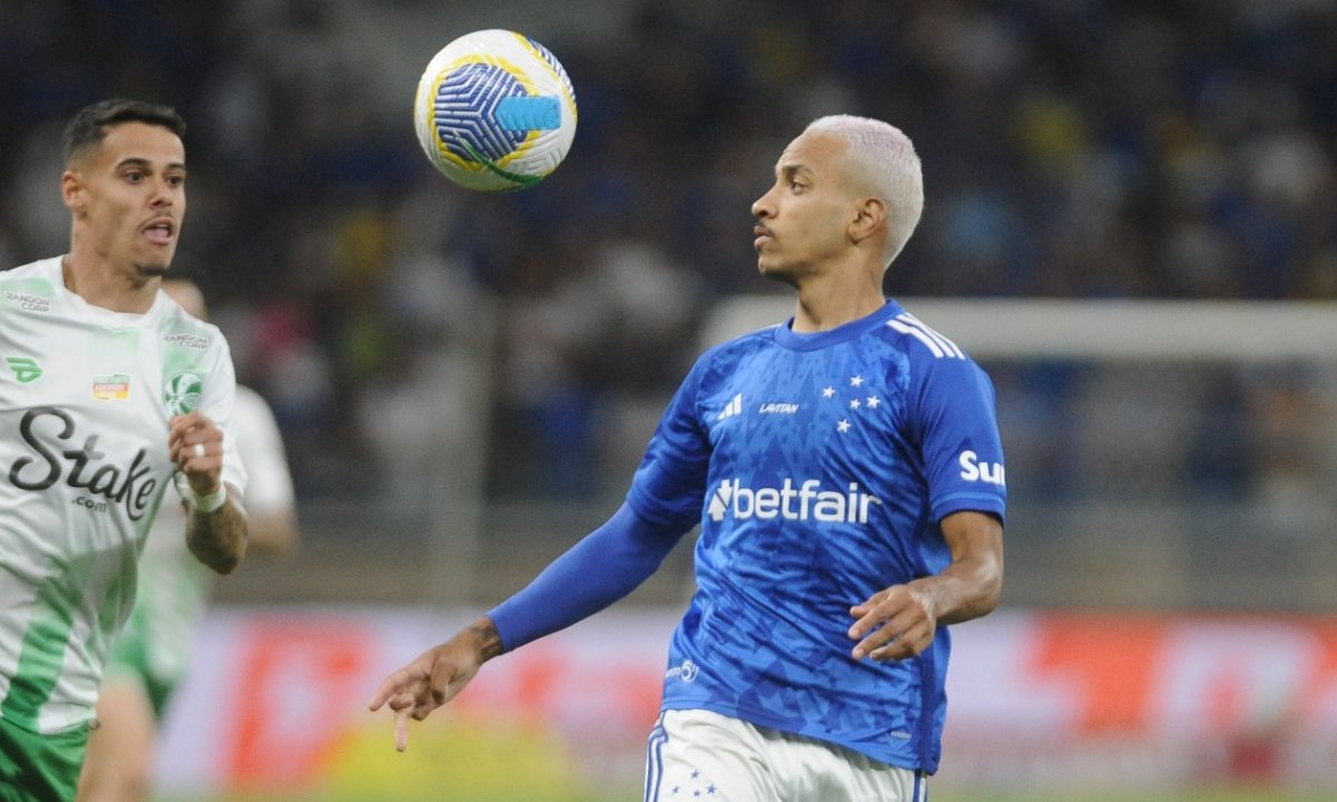 Matheus Pereira, meia do Cruzeiro (foto: Alexandre Guzanshe/EM/D.A.Press)