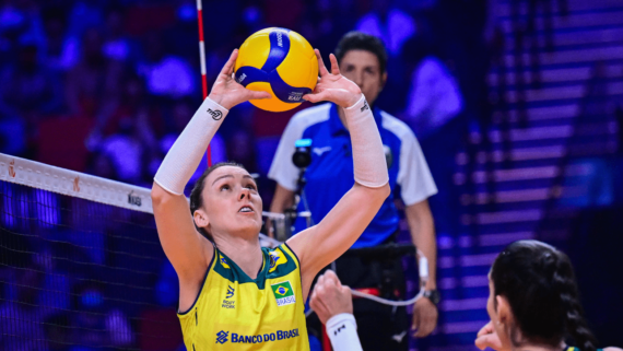 Macris, levantadora da Seleção Brasileira feminina de vôlei (foto: Divulgação/FIVB)