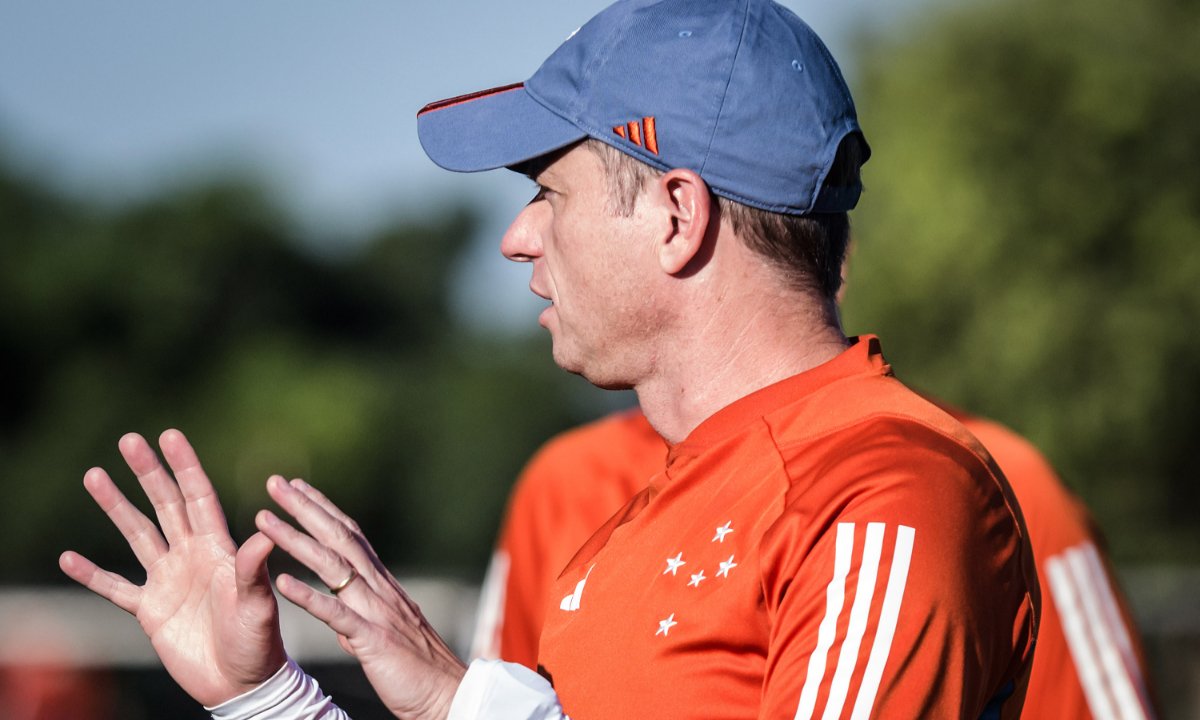 Fernando Seabra durante treino do Cruzeiro (foto: Gustavo Aleixo/Cruzeiro)