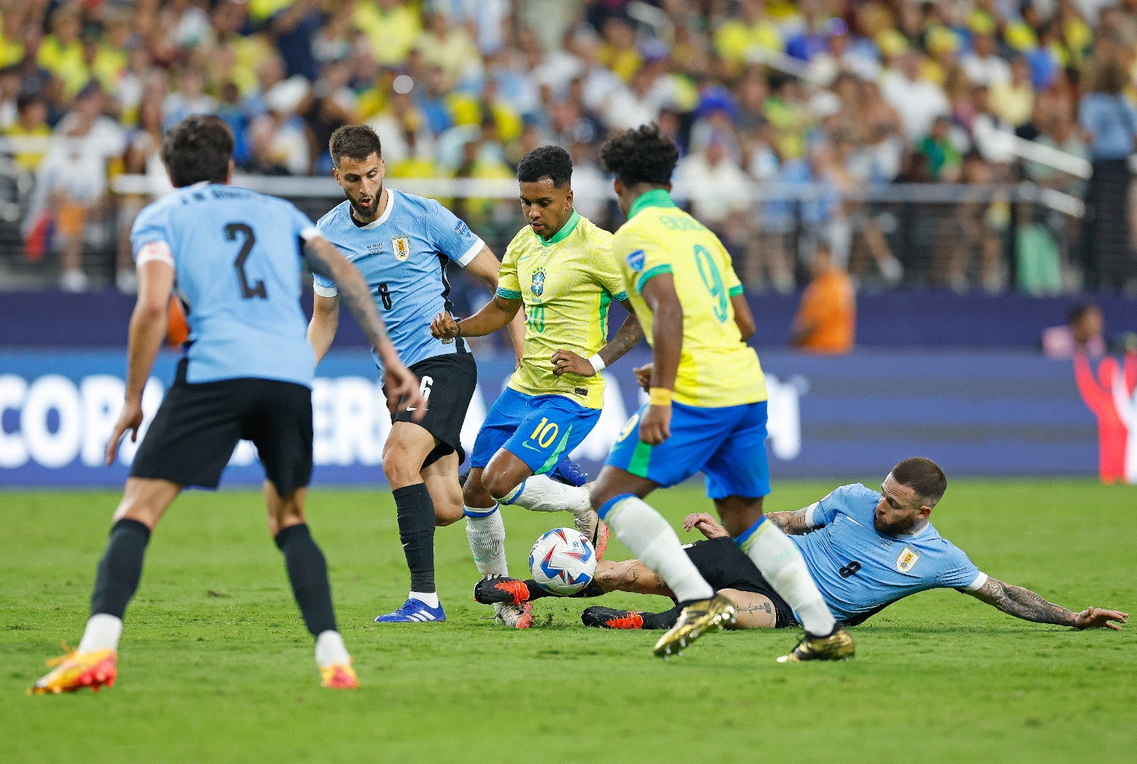 Eliminação da Seleção repercute no exterior e jornal argentino ironiza Ronaldinho