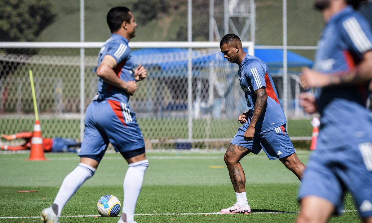 Walace em treino do Cruzeiro (foto: Gustavo Aleixo/Cruzeiro)