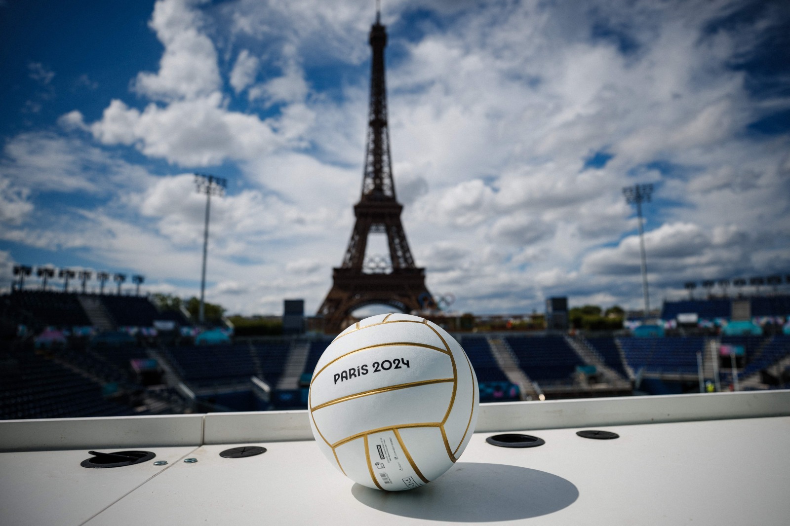 Vista da Eiffel Tower Stadium, arena do vôlei de praia em Paris 2024