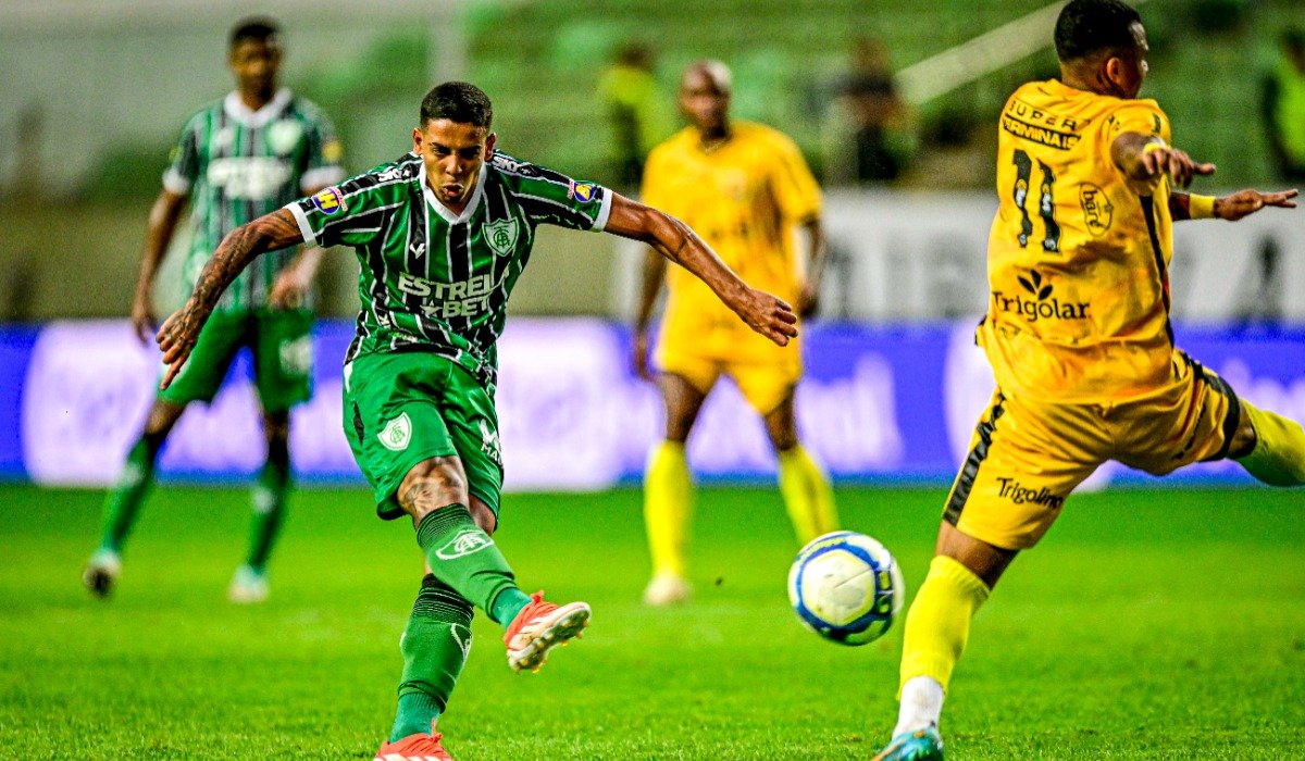 Lance de América x Amazonas (foto: Mourão Panda / América)