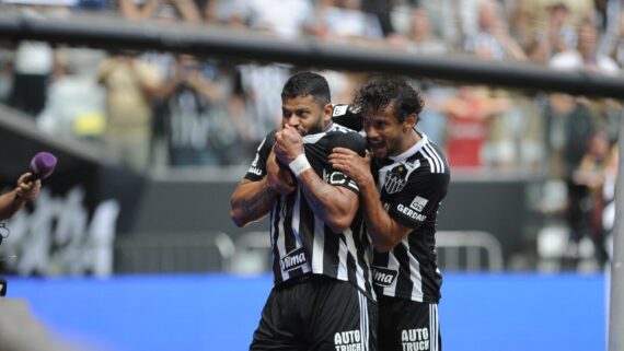 Gustavo Scarpa deu assistência para um dos gols de Hulk em vitória do Atlético sobre o Vasco (foto: Alexandre Guzanshe/EM/D.A Press)