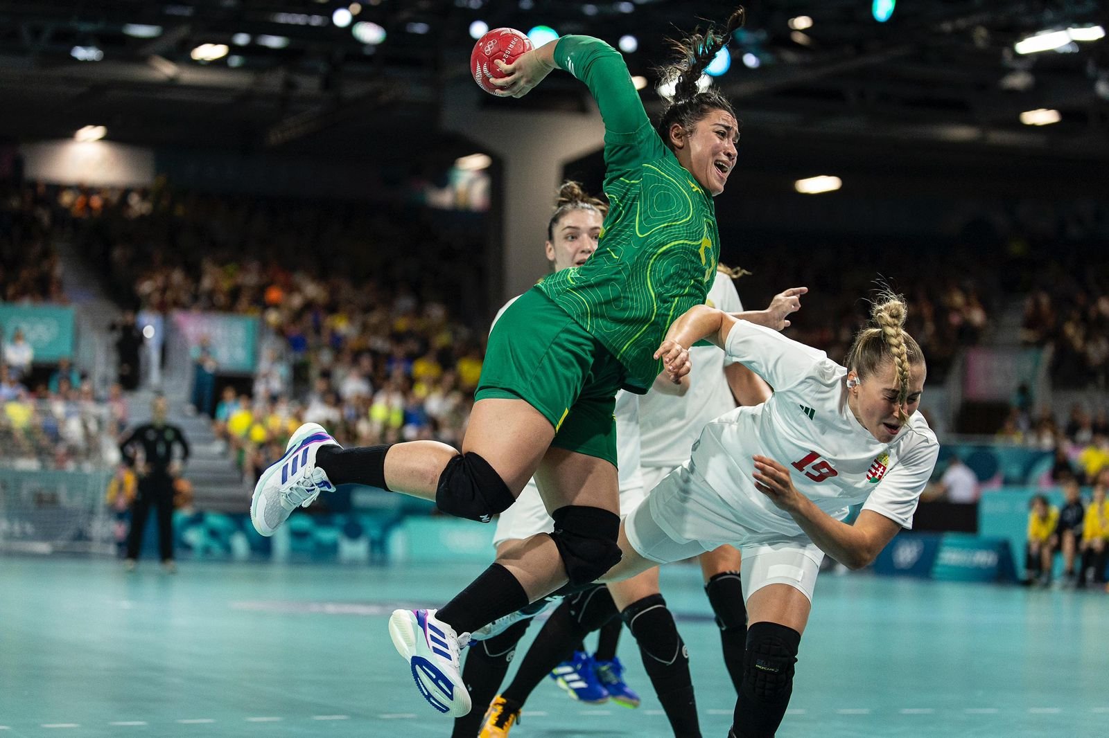 Giulia na partida do Brasil contra a Hungria (foto: Bruno Ruas/CBHb)