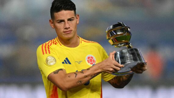 James Rodríguez foi eleito craque da Copa América (foto: HARLY TRIBALLEAU / AFP)