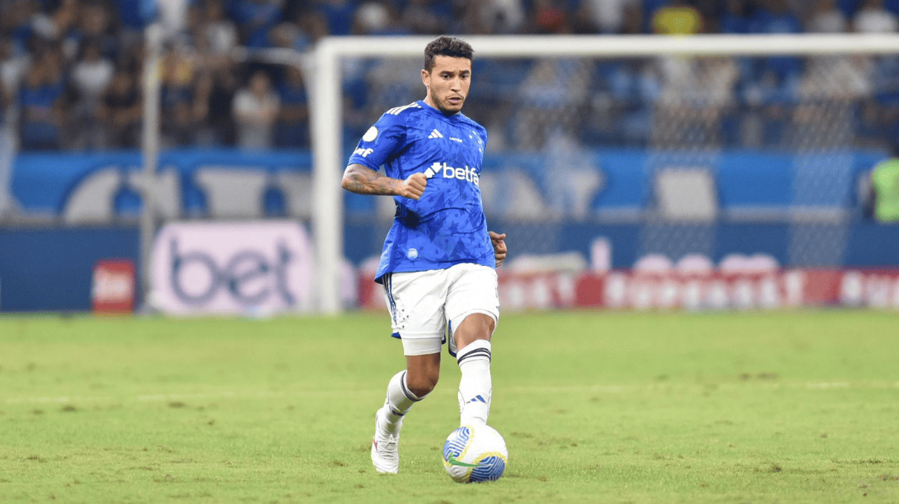 William, lateral-direito do Cruzeiro (foto: Ramon Lisboa/EM/D.A Press)