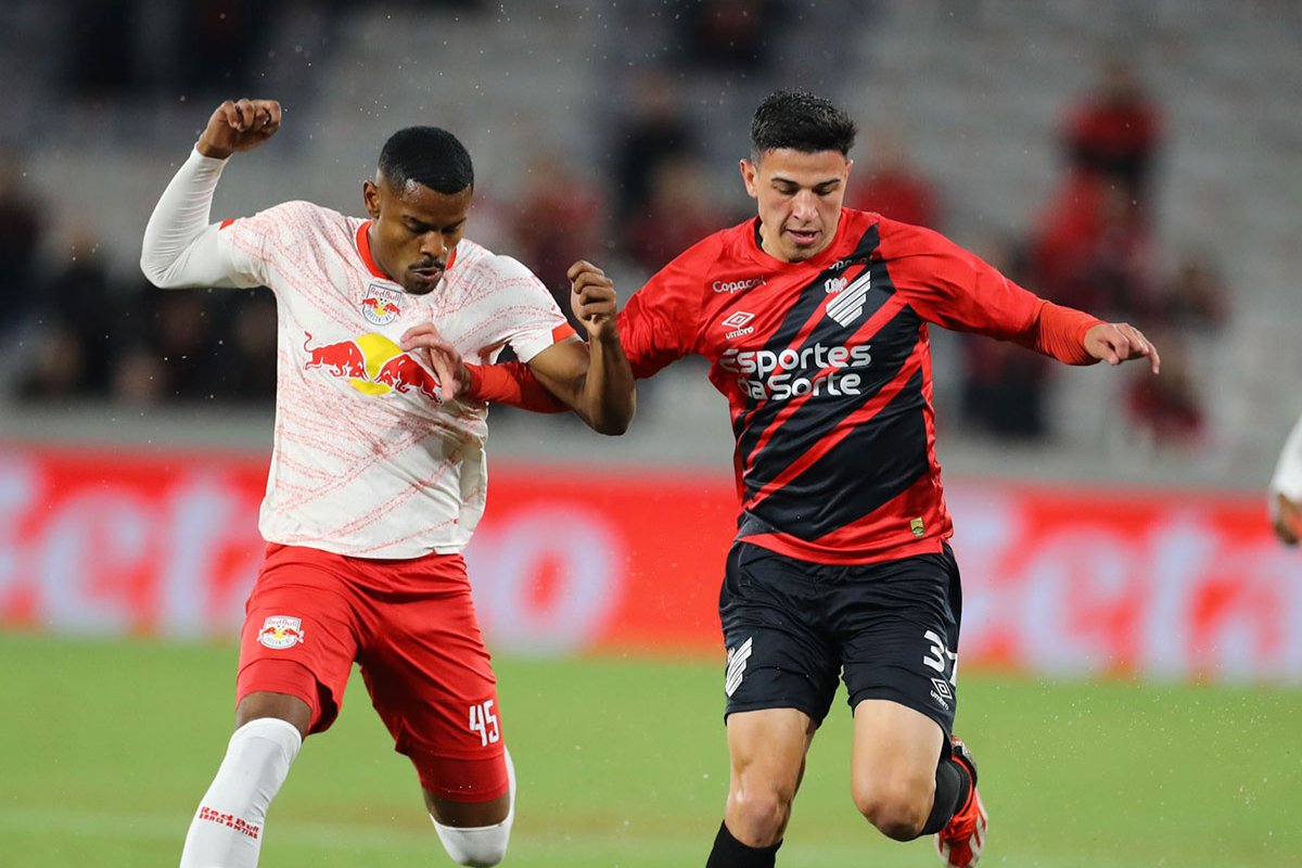 Lance de Athletico-PR x Bragantino (foto: José Tramontin/athletico.com.br)