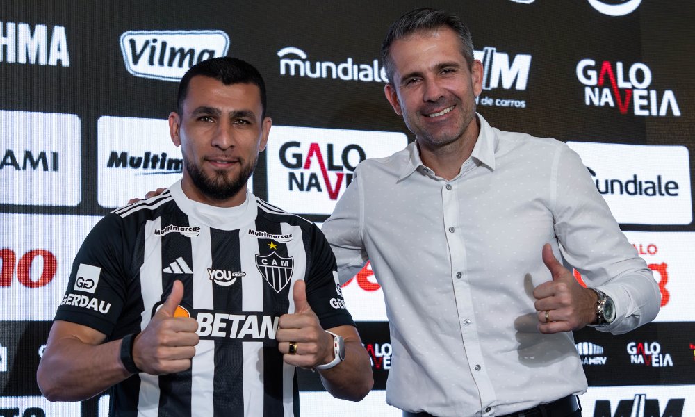 Alonso ao lado de Victor na Cidade do Galo (foto: Pedro Souza/Atlético)