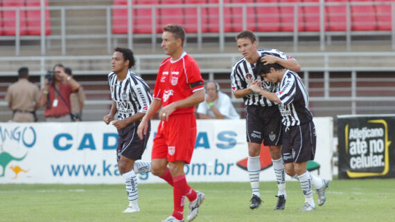 Últimos encontros entre Atlético e CRB foram em 2006, na Série B do Brasileiro (foto: Jorge Gontijo/Estado de Minas)