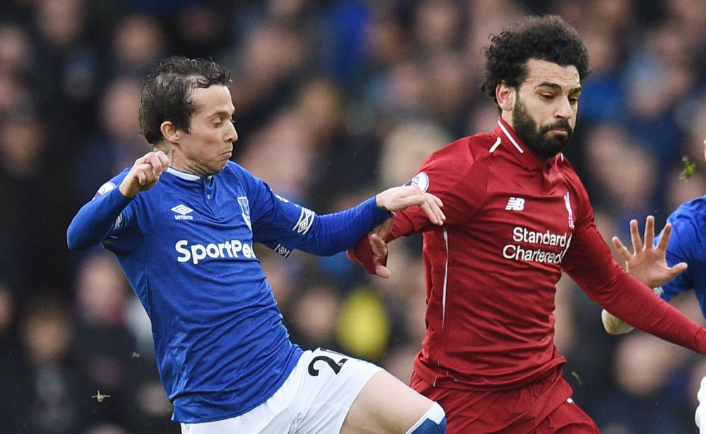 Bernard em ação pelo Everton diante do Liverpool em 2019 (foto: Oli Scarff/AFP)