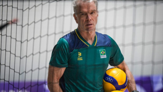 Bernardinho no treino da Seleção Brasileira (foto: Leandro Couri / EM / D.A Press)