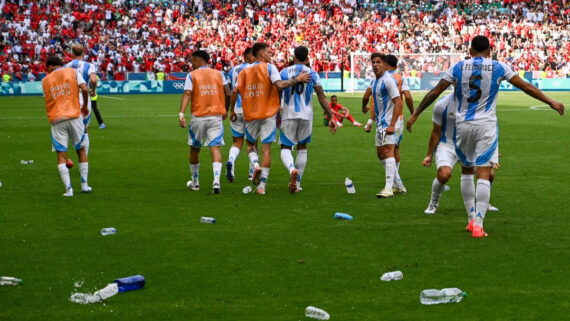 Jogadores da Argentina (foto: Arnaud FINISTRE / AFP)