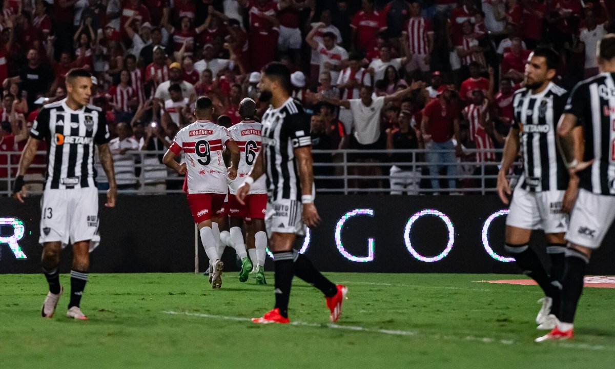 Atlético sofreu dois gols do CRB no empate pela Copa do Brasil (foto: Francisco Cedrim/CRB)
