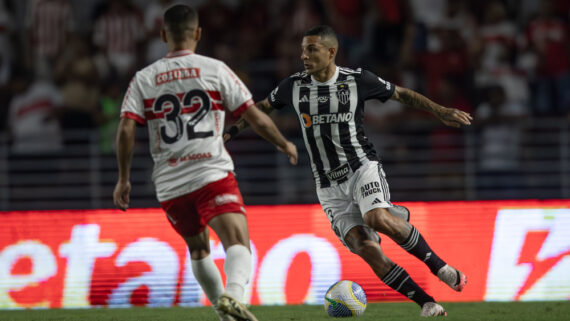 Arana em CRB x Atlético (foto: Pedro Souza/Atlético)