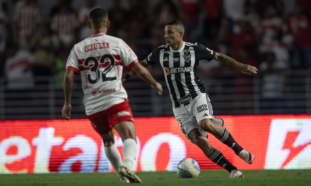 Arana em CRB x Atlético (foto: Pedro Souza/Atlético)