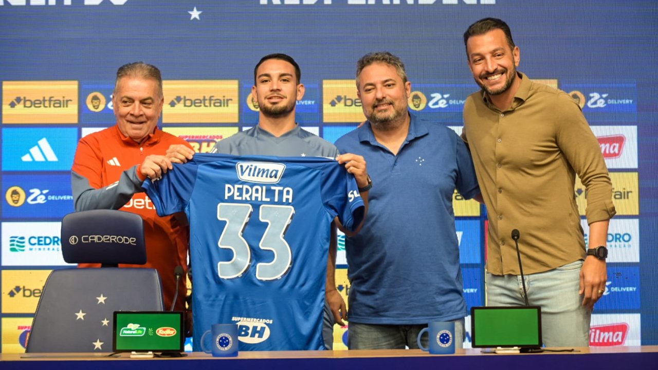 Fabrizio Peralta, volante do Cruzeiro (foto: Leandro Couri/EM/DA Press)