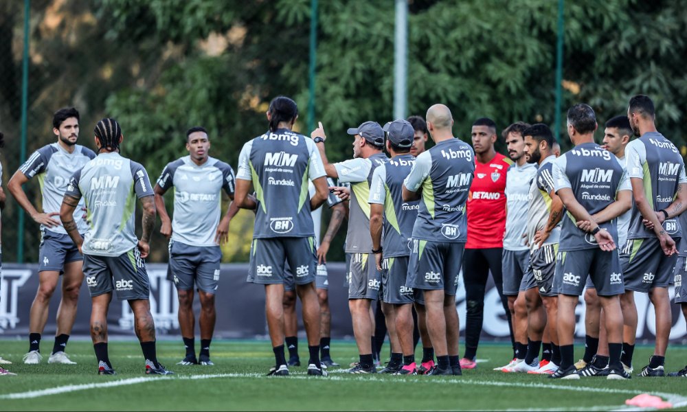 Elenco do Atlético na Cidade do Galo (foto: Pedro Souza / Atlético)