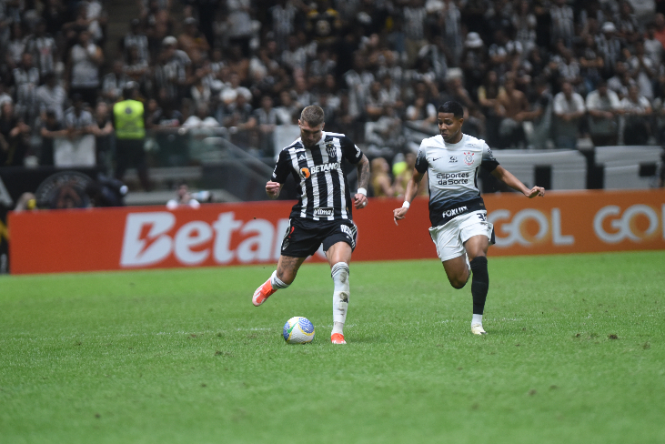 Lyanco em ação durante duelo com Corinthians na Arena MRV - (foto: Gladyston Rodrigues/EM/D.A Press)