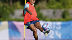 Marta, atacante do Brasil, em treino antes da estreia nos Jogos de Paris 2024 - Crédito: 
