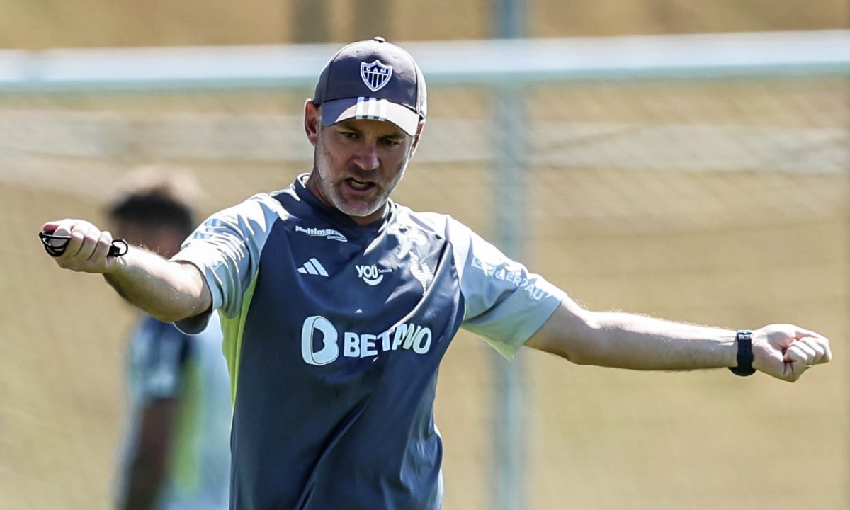 Milito em treino do Atlético na Cidade do Galo (foto: Pedro Souza / Atlético)